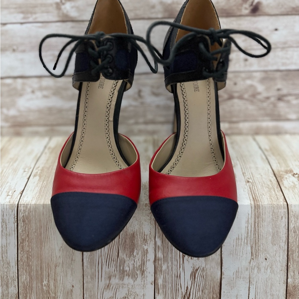 Pour la Victorie designer 4” Red Blue laced heels Size 6